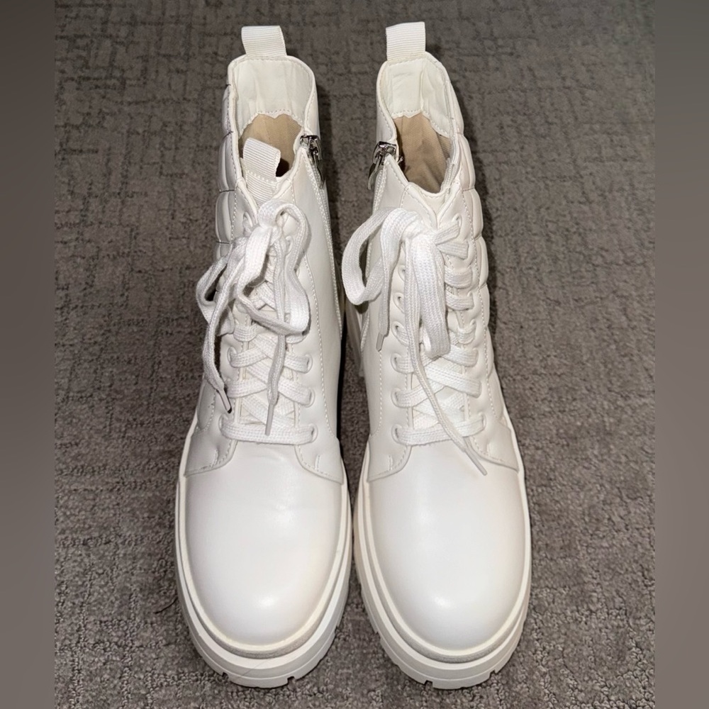 Fashion Nova White Oh You Heart Quilted Combat Boots - Size 7 - Picture 2 of 7